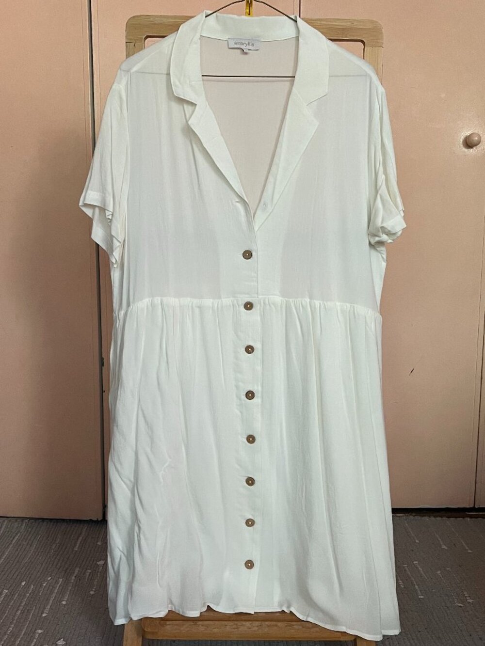 NWOT Amaryllis Apparel Linen Perla Button Down dresss